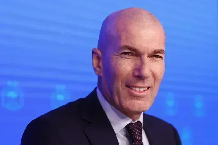 Zinédine Zidane devient le nouveau sélectionneur de l'équipe de France
