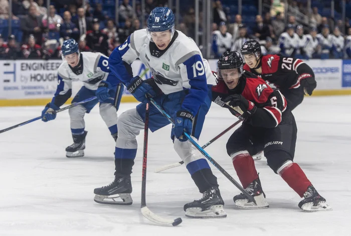 Le premier choix du repêchage 2025 de la LHJMQ poursuivit par Antoine St-Laurent.