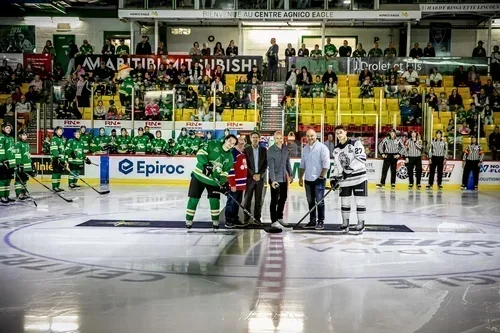 Première victoire à domicile pour les Foreurs