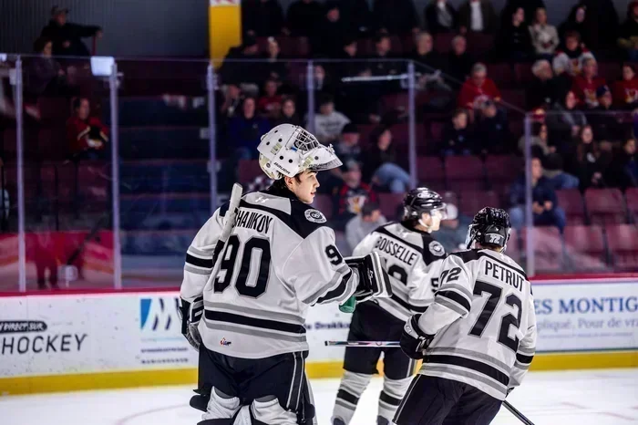 Les Olympiques frappent tôt et fort pour dominer le Drakkar