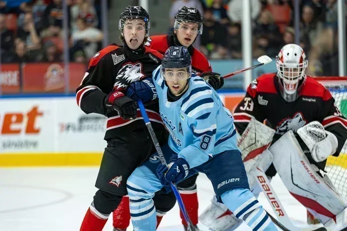 Les Huskies s’inclinent lors du match vintage à Chicoutimi