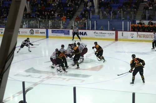 Pats vs Gee-Gee’s, premier match des séries