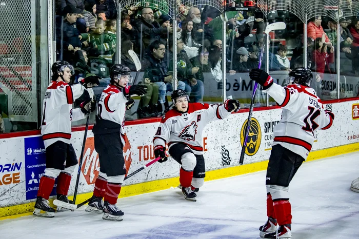 Thomas Verdon ouvre la marque pour les Huskies.