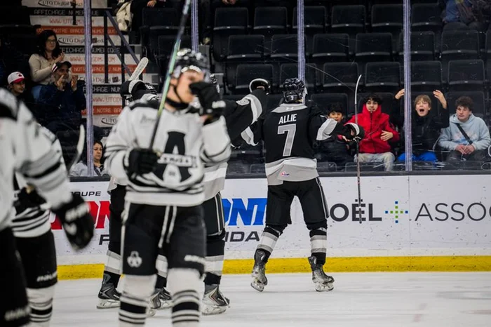 Dylan Allie but célébration