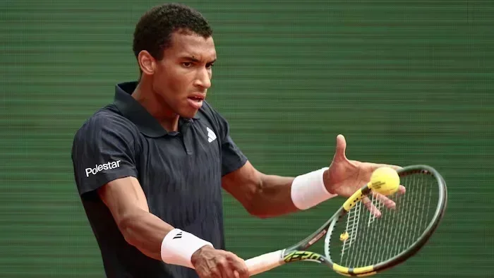 Auger-Aliassime surclassé par Jannik Sinner à Monte-Carlo