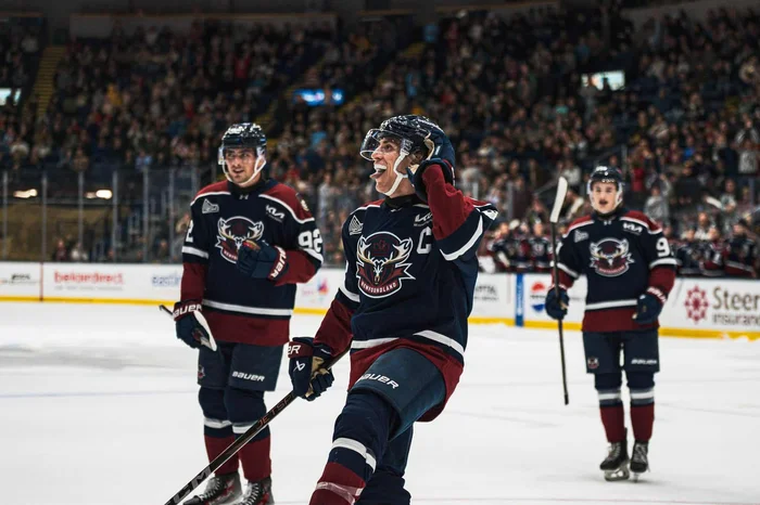 Justin Larose domine la colonne des points chez le Régiment avec 22 points en 14 matchs. La capitaine de l'équipe occupe présentement le cinquième rang des meilleurs pointeurs de la ligue. Lors des matchs du 4 et 5 octobre, il a récolté 9 points (3 buts et 6 passes) contre le Drakkar.&nbsp;