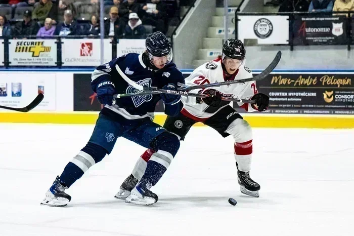 Des fantômes en rouge et blanc hantent Rimouski !