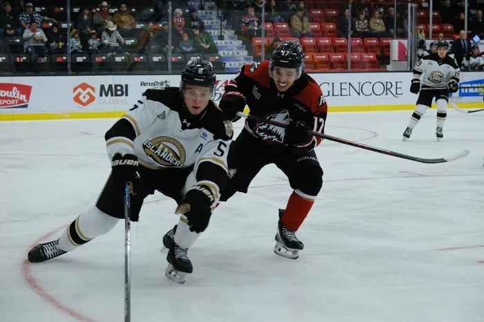 Nathan Langlois et Maxwell Jardine.