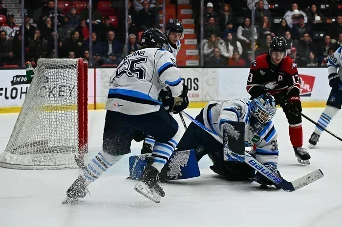 Les Saguenéens s’inclinent 4-3 et voient la série revenir à égalité