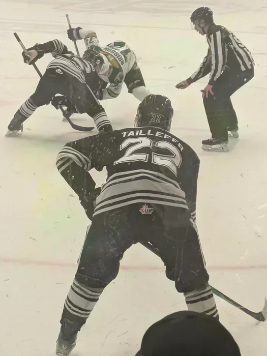 Pas facile la job d'entraîneur chef avec la pression!