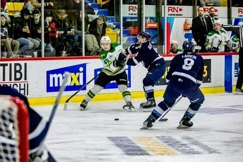 Un autre fort match de Miamscum contre les Foreurs.