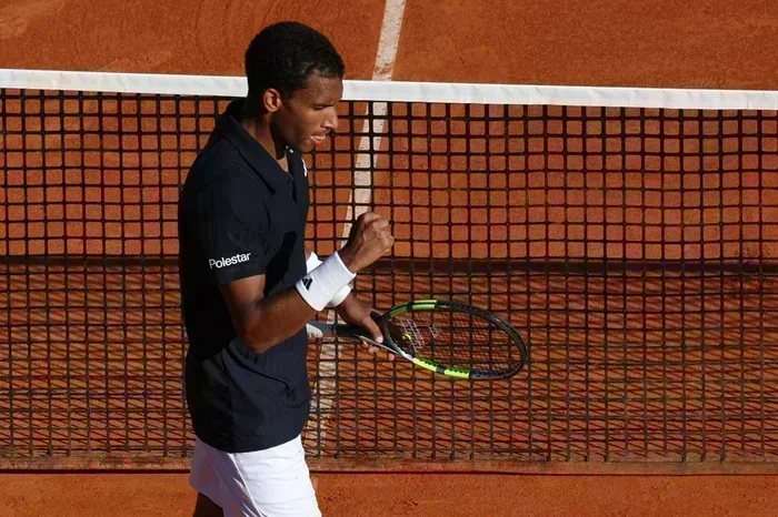 Félix Auger-Aliassime réussit son entrée en scène à Monte-Carlo