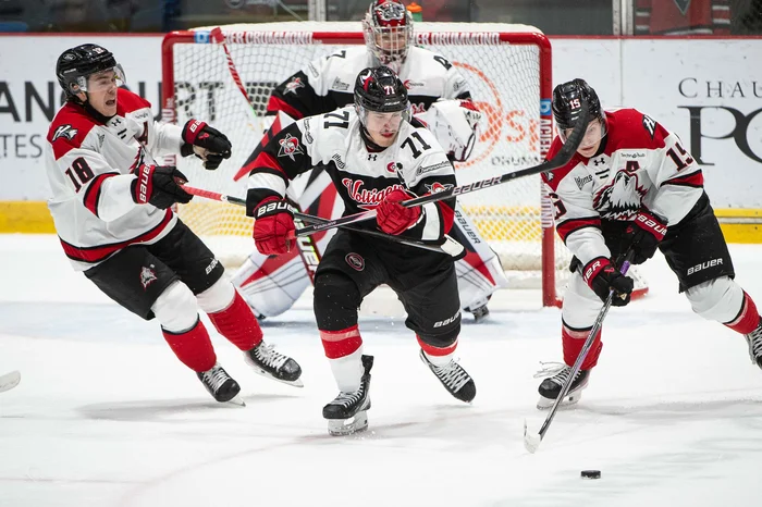 Au cours de la rencontre, les Voltigeurs ont rattrapés la meute au chapitre des tirs au but.