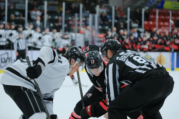 Les Huskies toujours invaincus contre les Olympiques cette saison.