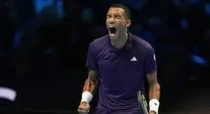 Direction les demis-finales pour Félix Auger-Aliassime aux finales de l'ATP