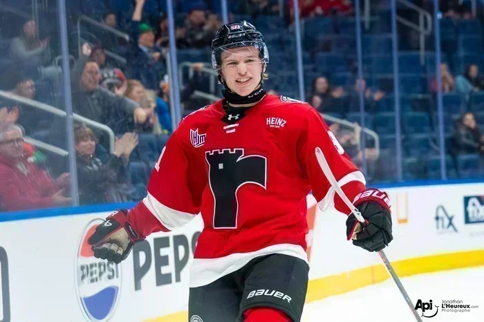 Le Drakkar pris dans le courant des Remparts