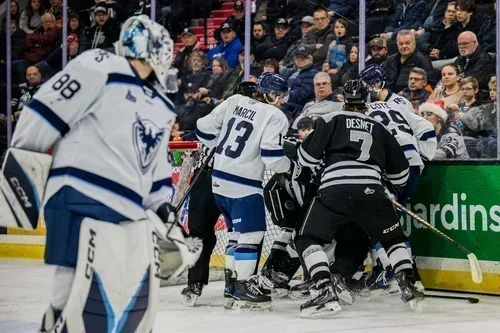 Les Olympiques l’échappent contre le Phoenix en surtemps