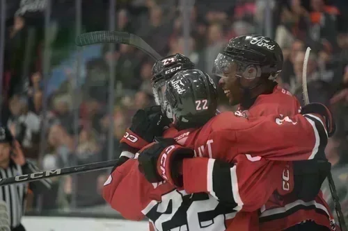 Les Huskies pulvérisent les Foreurs à coup de Laser !