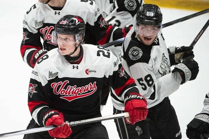 Dufour et Boisselle se sont livrés de bonnes batailles pour la possession.