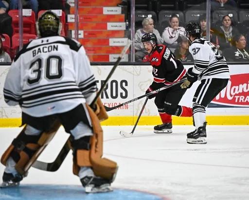 Olivier Bacon a arrêté 24 des 29 rondelles dirigées vers lui.